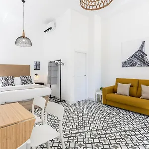 https://holidays2malaga-picasuss-loft-new-built-close-huelin.1costadelsol.com